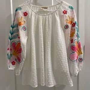 Savanna Jane boutique top, size small, white with embroidered sleeves